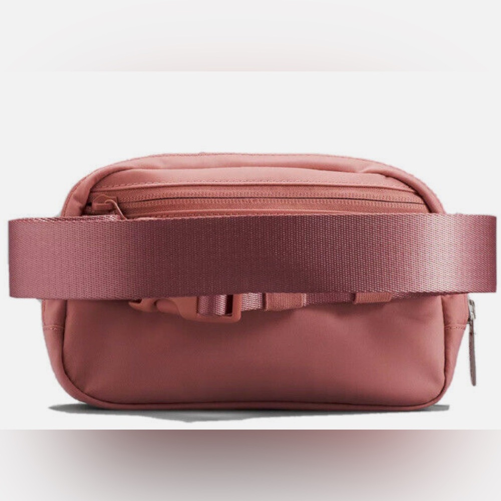 Lululemon Everyday Belt Bag in Briar Rose - Picture 2 of 6